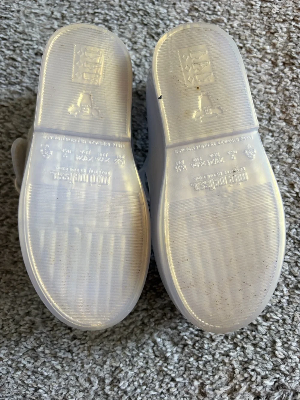 Melissa White Girls' Mary Jane Jelly Shoes with Gold Butterfly Accent